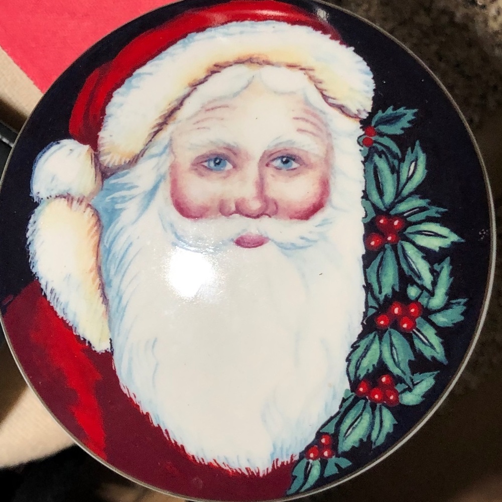 Christmas is near...Mikasa "Old Saint Nick" Trinket Dish